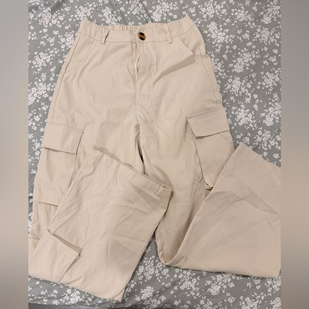 Women’s Tan Beige Cargo Pants / Silky